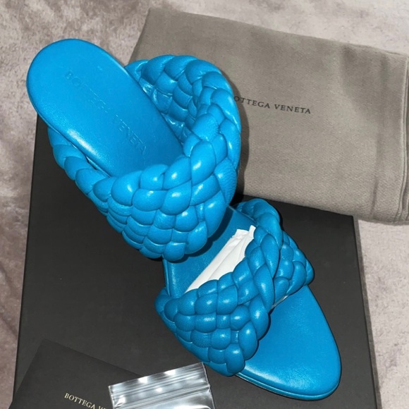 Bottega Veneta Shoes - SOLD‼️🛑Bottega veneta car blue sandals size 38